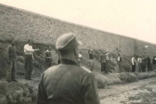 «Μνημείο» οι 200 της Καισαριανής και το σύνολο της συλλογής